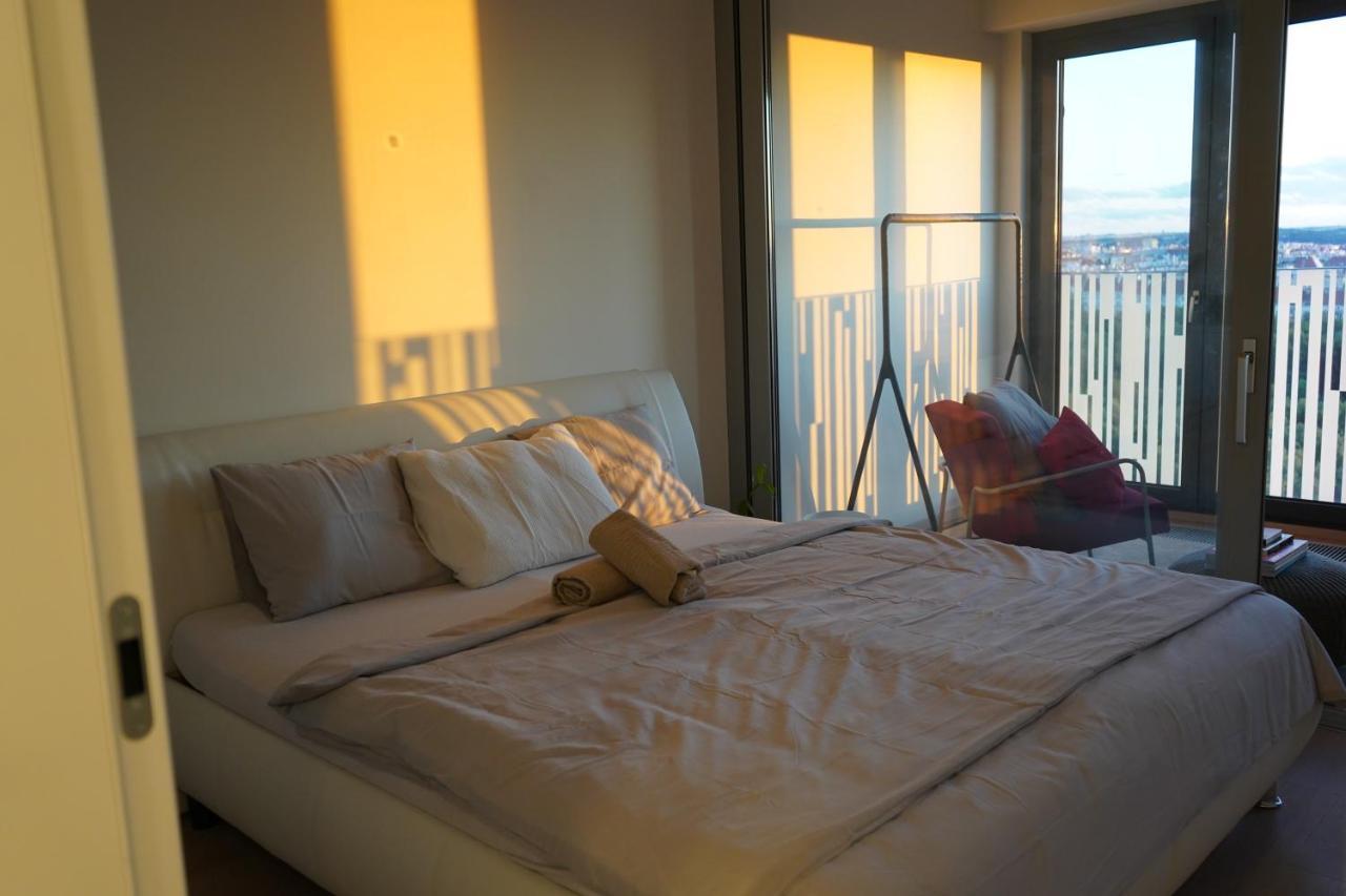 Cloud 17 - Luxury City View Top Floor Apartment For Nomads In Prague Center, Prague