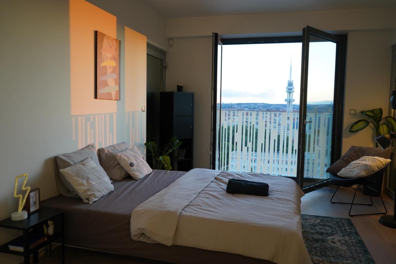 Cloud 17 - Luxury City View Top Floor Apartment For Nomads In Prague Center — Photos 3